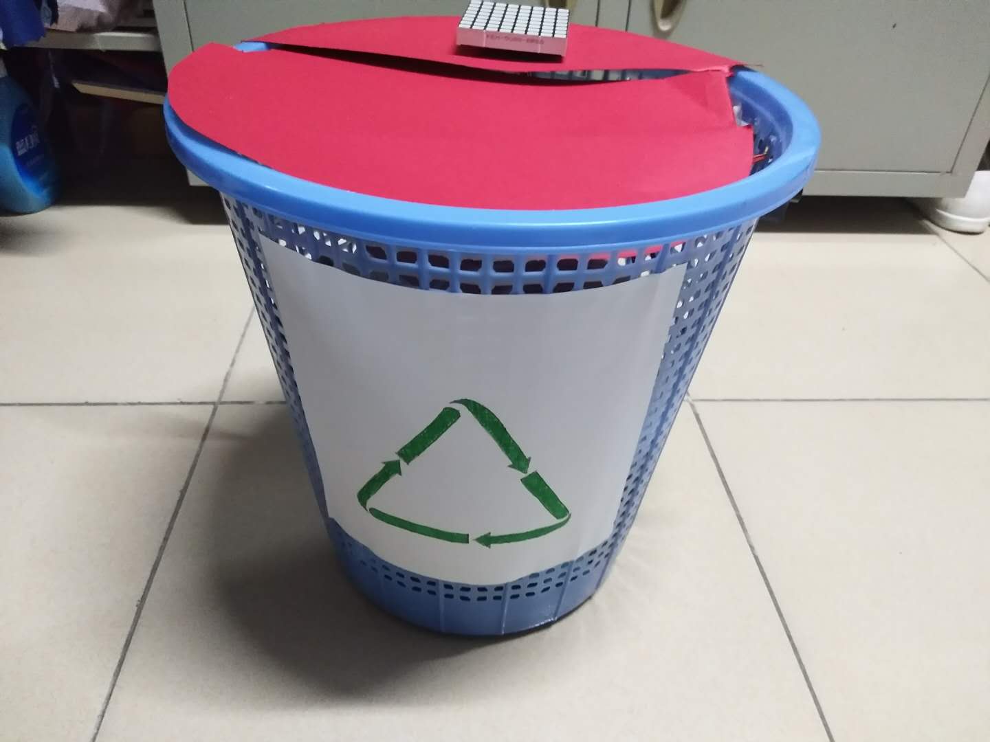 幼儿园玩教具制作—易拉罐垃圾分类箱-- 分类导航 - 浙江学前教育网
